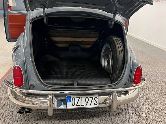 Volvo PV 18 of 28