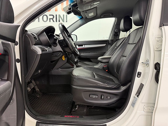 Kia Sorento 8 of 27
