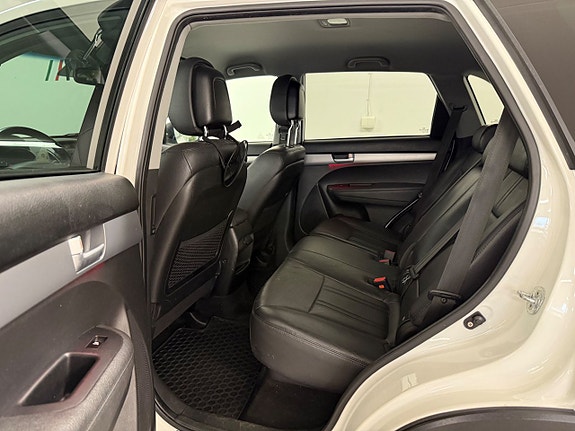 Kia Sorento 12 of 27