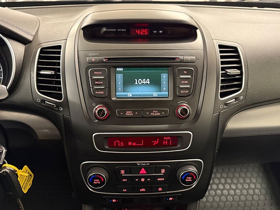 Kia Sorento 26 of 27