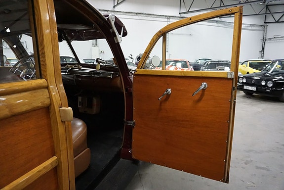 Ford Super Deluxe 20 of 27