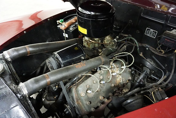 Ford Super Deluxe 27 of 27