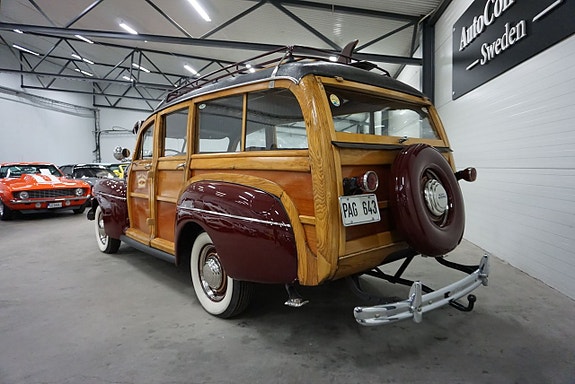 Ford Super Deluxe 4 of 5