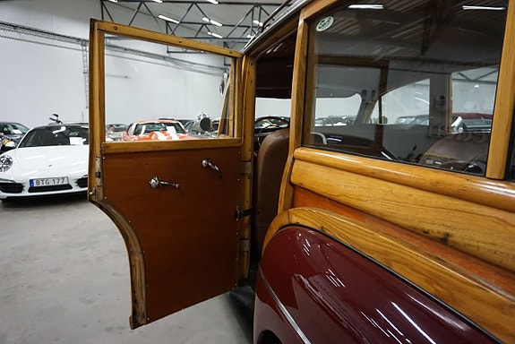 Ford Super Deluxe 14 of 27