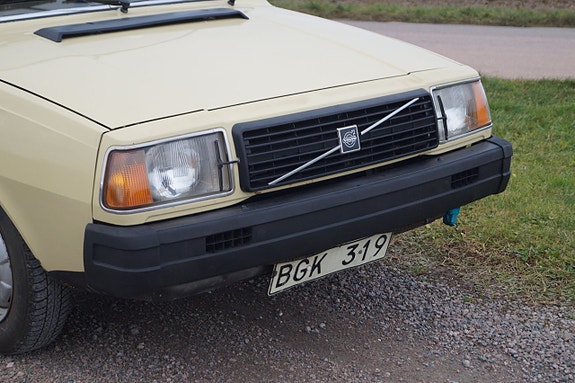 Volvo 340 18 of 27