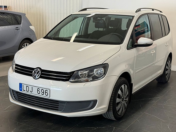 Volkswagen Touran 3 of 5