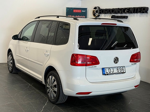 Volkswagen Touran 4 of 5