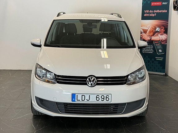 Volkswagen Touran 2 of 5