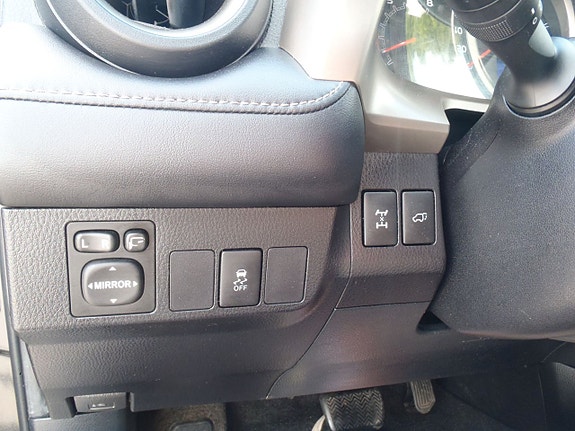 Toyota RAV4 7 of 11