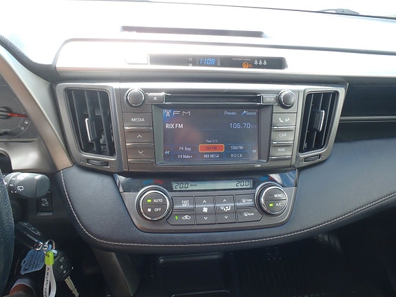 Toyota RAV4 10 of 11