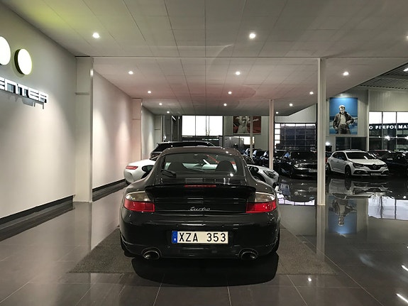 Porsche 911 Turbo 3 of 5