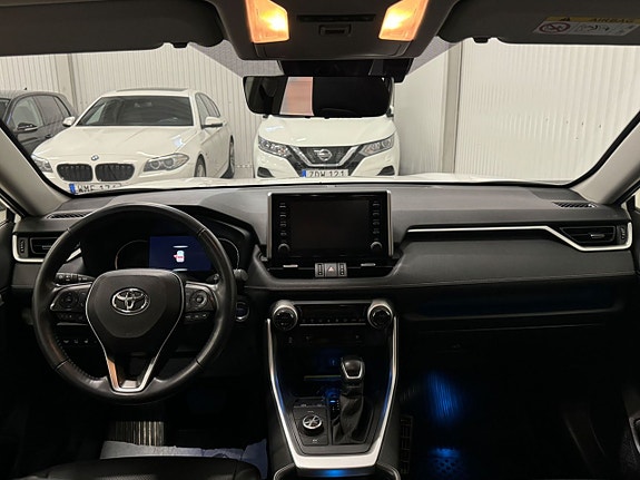 Toyota RAV4 15 of 24