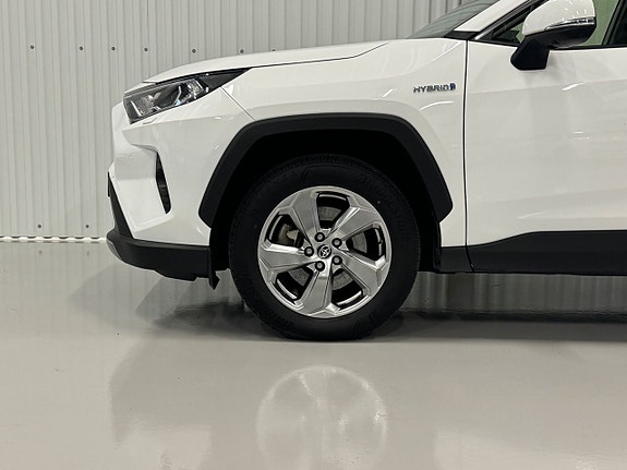 Toyota RAV4 5 of 5