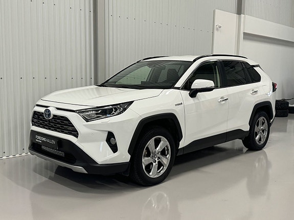 Toyota RAV4 4 of 5