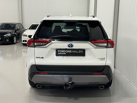 Toyota RAV4 9 of 24
