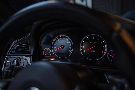 BMW M5 12 of 19