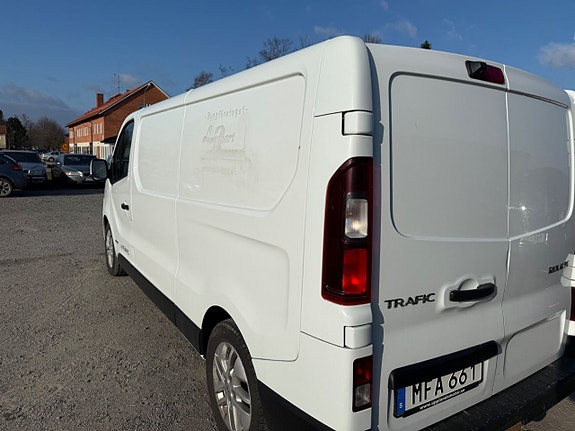 Renault Trafic 5 of 5