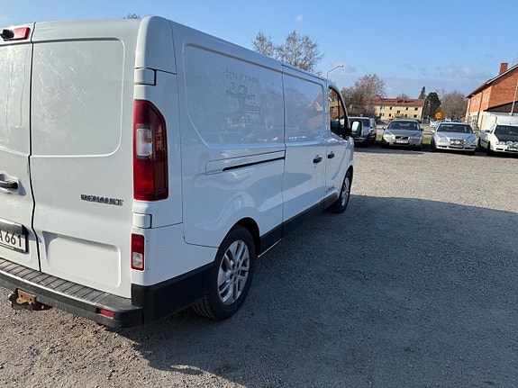 Renault Trafic 4 of 5