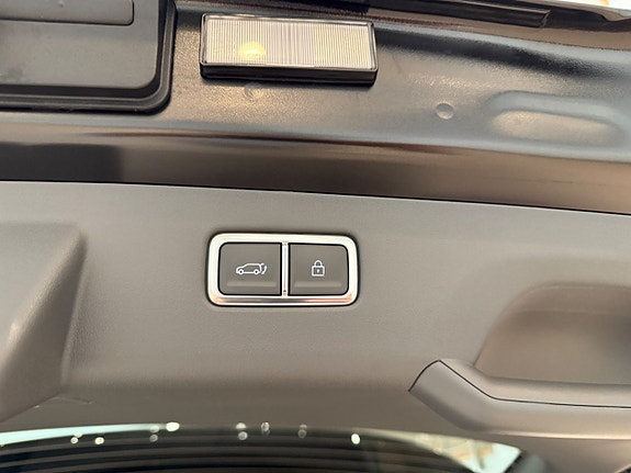 Kia EV9 12 of 17