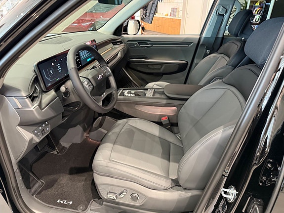 Kia EV9 6 of 17