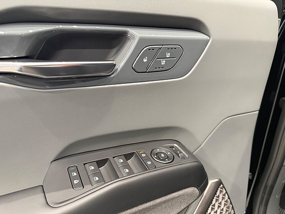 Kia EV9 16 of 17