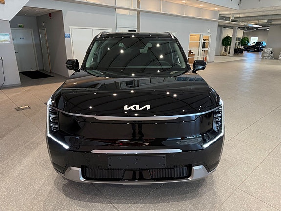Kia EV9 5 of 17