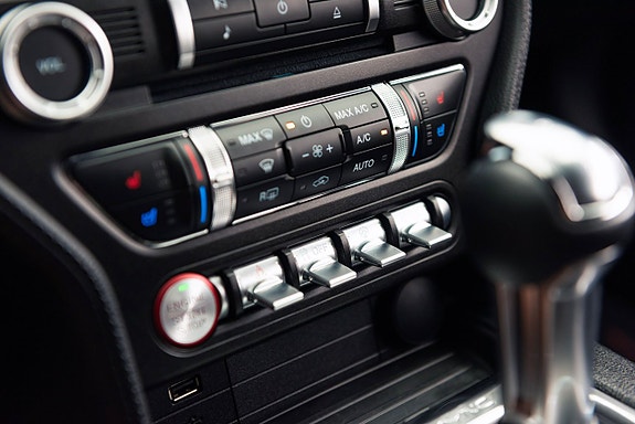 Ford Mustang 17 of 25