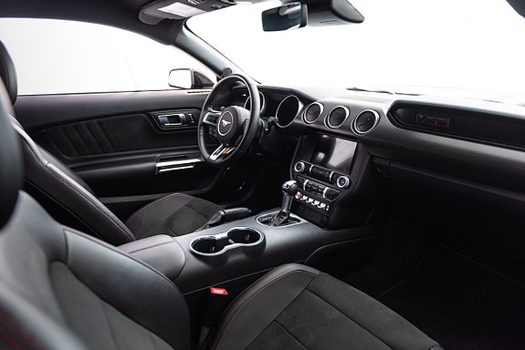 Ford Mustang 10 of 25