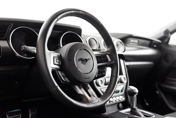 Ford Mustang 19 of 25