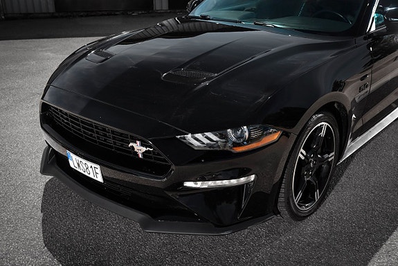 Ford Mustang 7 of 25
