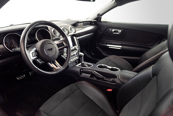 Ford Mustang 12 of 25