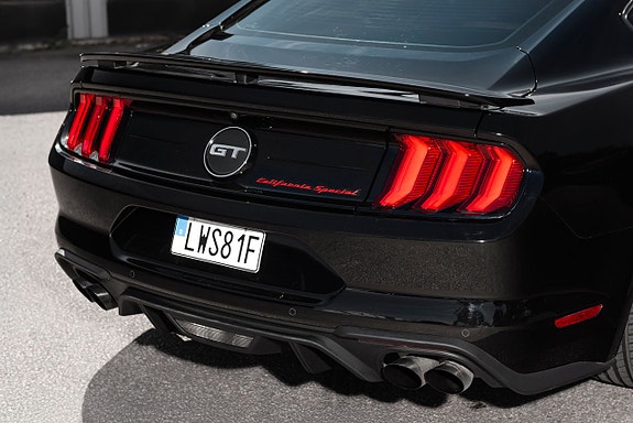 Ford Mustang 9 of 25
