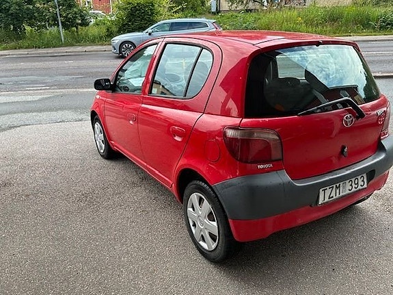 Toyota Yaris 6 of 10