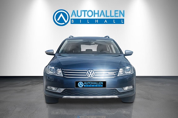 Volkswagen Passat Alltrack 3 of 5