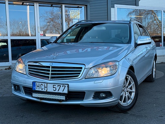 Mercedes-Benz C200 2 of 17