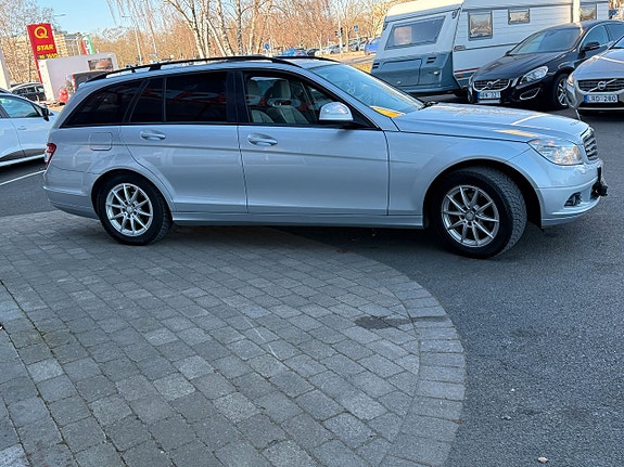Mercedes-Benz C200 3 of 17