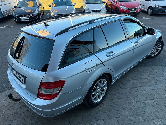 Mercedes-Benz C200 4 of 17