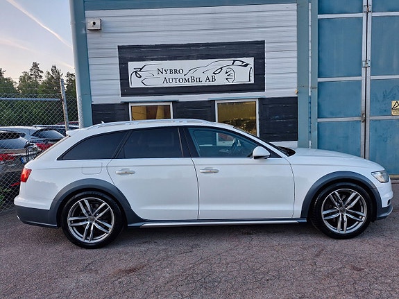 Audi A6 allroad 2 of 5