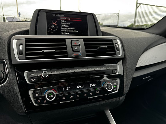 BMW 118i 16 of 21