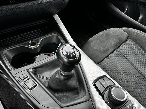 BMW 118i 17 of 21