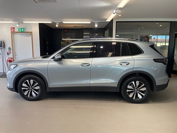 Volkswagen Tiguan 9 of 29