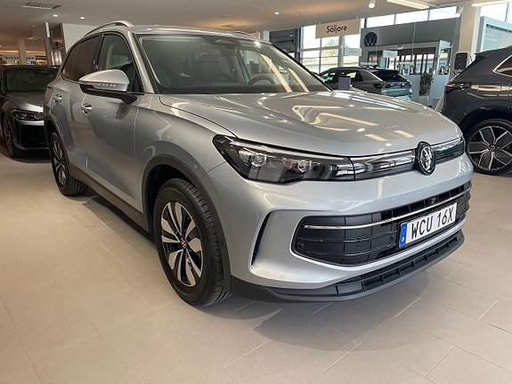 Volkswagen Tiguan 4 of 29