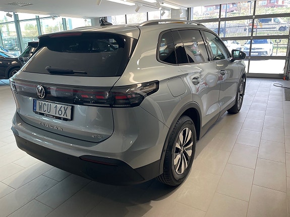 Volkswagen Tiguan 6 of 29