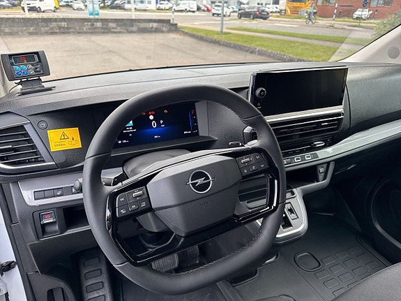 Opel Vivaro 15 of 18