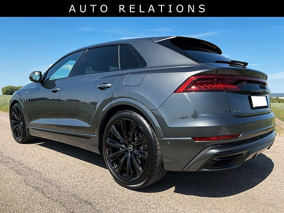 Audi Q8 2 of 7