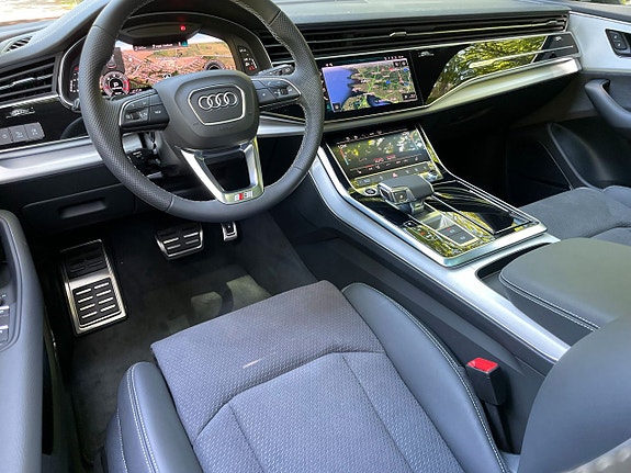 Audi Q8 3 of 7