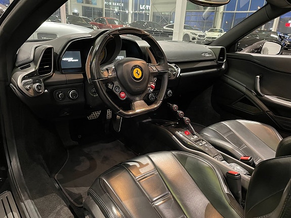 Ferrari 458 Spider 12 of 18
