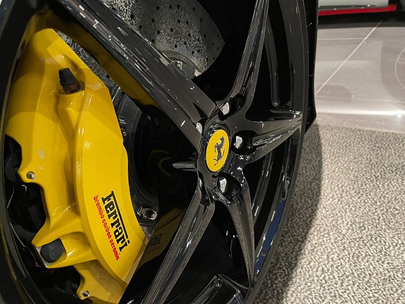 Ferrari 458 Spider 7 of 18