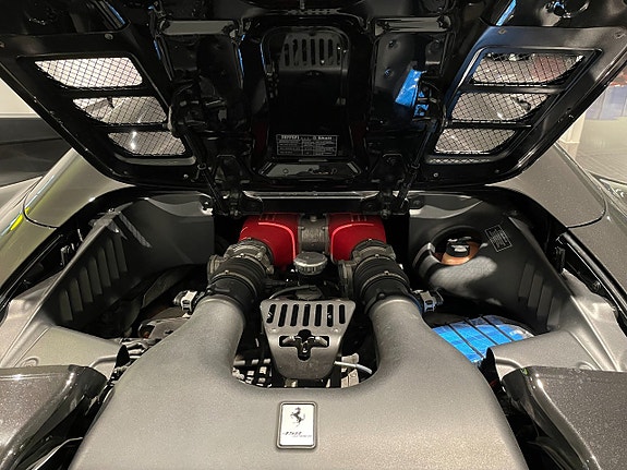 Ferrari 458 Spider 10 of 18