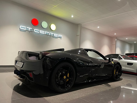 Ferrari 458 Spider 9 of 18